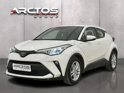 Biały Używany 2019 Toyota C-HR Comfort SUV | 79 900 zł (Uczciwa cena)