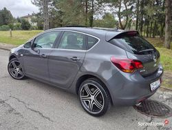 Szary Używany 2010 Opel Astra Hatchback | 19 800 zł (Uczciwa cena)