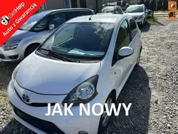 Biały Używany 2013 Toyota Aygo Hatchback | 14 800 zł (Uczciwa cena)