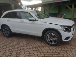 Biały Używany 2018 Mercedes GLC300 SUV | 39 000 zł