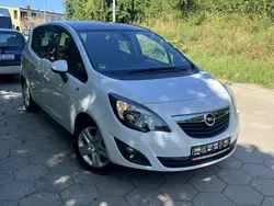 Biały Używany 2012 Opel Meriva Minivan | 22 999 zł (Uczciwa cena)