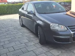 Szary Używany 2008 VW Jetta Sedan/Limuzyna | 14 500 zł (Uczciwa cena)