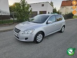 Srebrny (metalik) Używany 2007 Kia Ceed 2 Hatchback | 15 499 zł