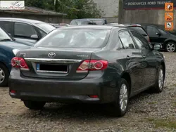 Szary (metalik, perła) Używany 2011 Toyota Corolla Premium Sedan/Limuzyna | 38 800 zł