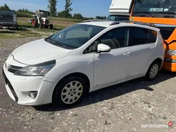 Używany 2013 Toyota Sportsvan Minivan | 15 550 zł