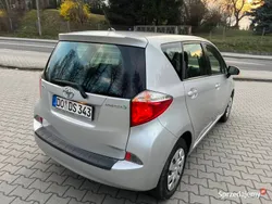 Srebrny Używany 2013 Toyota Verso-S Minivan | 27 999 zł