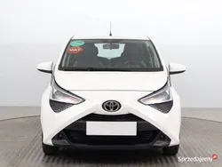 Biały Używany 2021 Toyota Aygo Hatchback | 42 999 zł (Uczciwa cena)