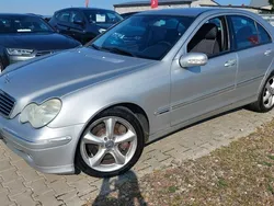 Srebrny (metalik) Używany 2004 Mercedes C180 Avantgarde Sedan/Limuzyna | 11 700 zł (Uczciwa cena)