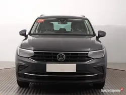Szary Używany 2020 VW Tiguan SUV | 88 499 zł (Uczciwa cena)