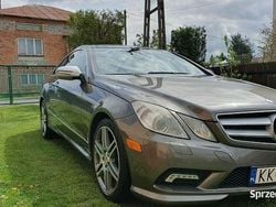 Żółtozłoty Używany 2009 Mercedes E500 Coupe | 49 500 zł