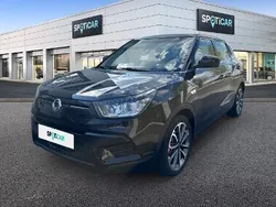 Czarny Używany 2016 Ssangyong Tivoli Crystal Hatchback | 44 900 zł