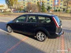 Czarny Używany 2009 Ford Focus Sedan/Limuzyna | 16 555 zł (Uczciwa cena)