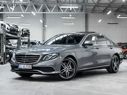 Szary Używany 2018 Mercedes E400 Luxury Sedan/Limuzyna | 192 118 zł