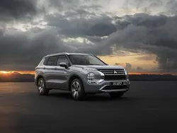 Grafitowy Nowe 2025 Mitsubishi Outlander P-HEV SUV | 282 900 zł