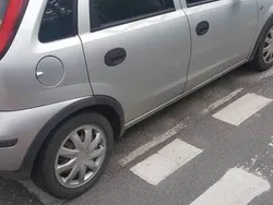 Srebrny Używany 2004 Opel Corsa Hatchback | 2500 zł (Dobra cena)