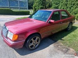 Używany 1990 Mercedes E300 | 14 500 zł