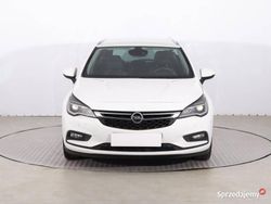 Biały Używany 2017 Opel Astra Kombi | 31 999 zł (Uczciwa cena)