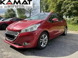 Inny kolor Używany 2014 Peugeot 208 Hatchback | 25 900 zł (Uczciwa cena)