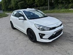 Biały (metalik) Używany 2022 Kia Rio Vision Hatchback | 24 999 zł