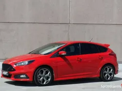 Czerwony (metalik) Używany 2017 Ford Focus ST Sedan/Limuzyna | 67 900 zł