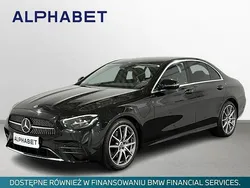 Czarny Używany 2022 Mercedes E220 Sedan/Limuzyna | 178 500 zł