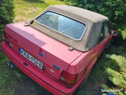 Czerwony Używany 1990 Ford Escort Cabriolet Kabriolet | 9999 zł