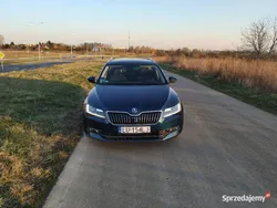 Niebieski Używany 2016 Skoda Superb Style Kombi | 47 000 zł (Uczciwa cena)