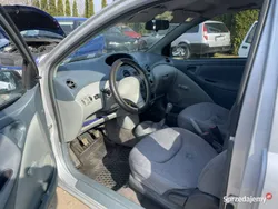 Srebrny Używany 2002 Toyota Yaris Hatchback | 1700 zł (Uczciwa cena)