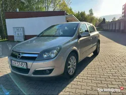 Srebrny Używany 2004 Opel Astra Hatchback | 7900 zł (Dość drogi)
