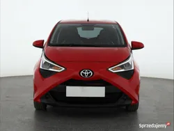 Czerwony Używany 2020 Toyota Aygo Hatchback | 28 999 zł (Uczciwa cena)