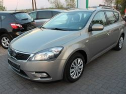 Beżowy (metalik) Używany 2010 Kia Ceed Sedan/Limuzyna | 17 900 zł