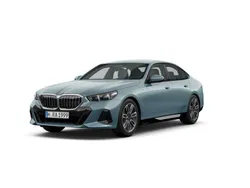 Zielony cape york metalizowany Używany 2024 BMW 520 Comfort Edition Sedan/Limuzyna | 244 900 zł (Super Cena)
