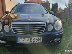 Czarny Używany 2007 Mercedes E350 Kombi | 22 500 zł