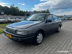Srebrny Używany 1990 VW Passat GT Sedan/Limuzyna | 27 500 zł