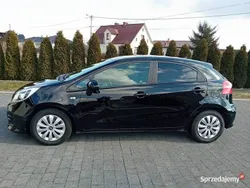Czarny Używany 2016 Kia Rio 2 Hatchback | 29 900 zł (Uczciwa cena)