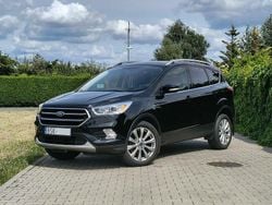 Czarny (metalik) Używany 2018 Ford Escape SUV | 65 900 zł (Uczciwa cena)