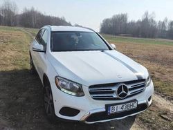 Biały Używany 2016 Mercedes GLC300 SUV | 85 500 zł (Dość drogi)