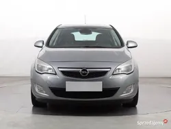 Srebrny Używany 2010 Opel Astra Hatchback | 15 999 zł (Uczciwa cena)