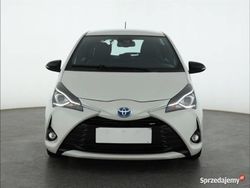 Biały Używany 2017 Toyota Yaris Hybrid Hatchback | 51 499 zł (Dobra cena)