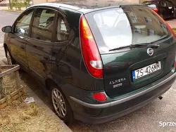 Zielony Używany 2005 Nissan Almera Tino Minivan | 1900 zł