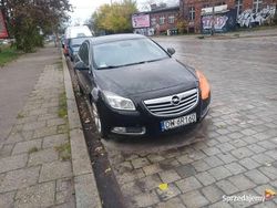 Czarny Używany 2012 Opel Insignia Hatchback | 9000 zł
