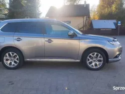 Szary Używany 2018 Mitsubishi Outlander P-HEV SUV | 82 000 zł