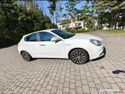 Biały Używany 2013 Alfa Romeo Giulietta Hatchback | 35 500 zł (Drogi)
