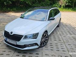 Biały Używany 2017 Skoda Superb Kombi | 67 900 zł (Dość drogi)