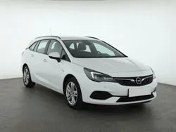 Biały Używany 2021 Opel Astra Kombi | 35 999 zł (Dobra cena)