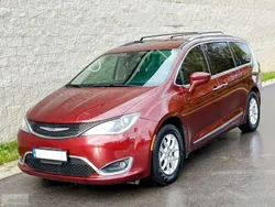 Bordowy Używany 2020 Chrysler Pacifica Touring SUV | 104 900 zł (Dobra cena)