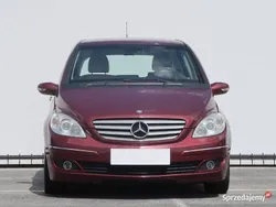 Bordowy Używany 2005 Mercedes B180 Minivan | 16 499 zł (Uczciwa cena)