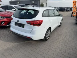 Biały (metalik) Używany 2017 Kia Ceed 2 Kombi | 27 900 zł