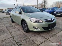 Zielony Używany 2011 Opel Astra Kombi | 17 900 zł (Uczciwa cena)