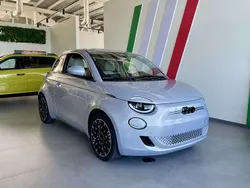 Lakier metalizowany niebieski celestial Nowe 2025 Fiat 500e La Prima Hatchback | 121 990 zł (Super Cena)